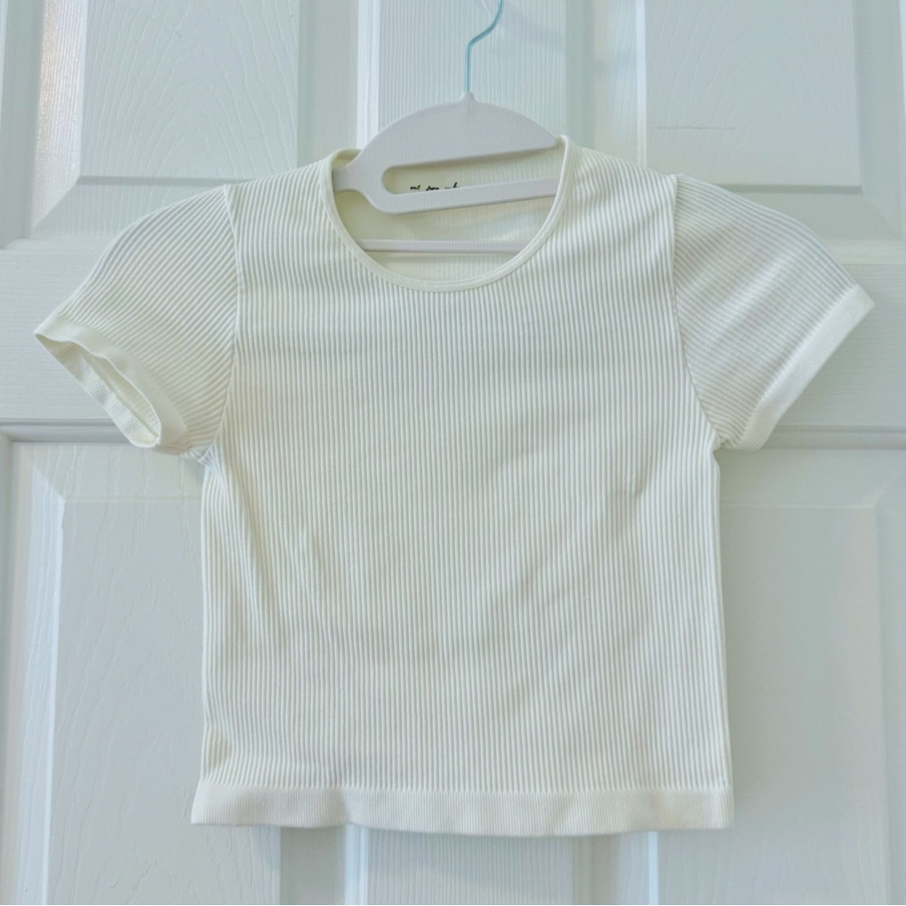 urban outfitters white ribbed crop top